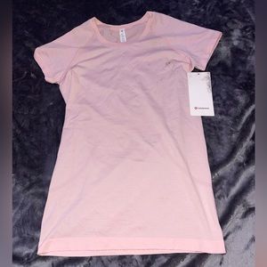bnwt, lululemon, swiftly tech short sleeve 2.0